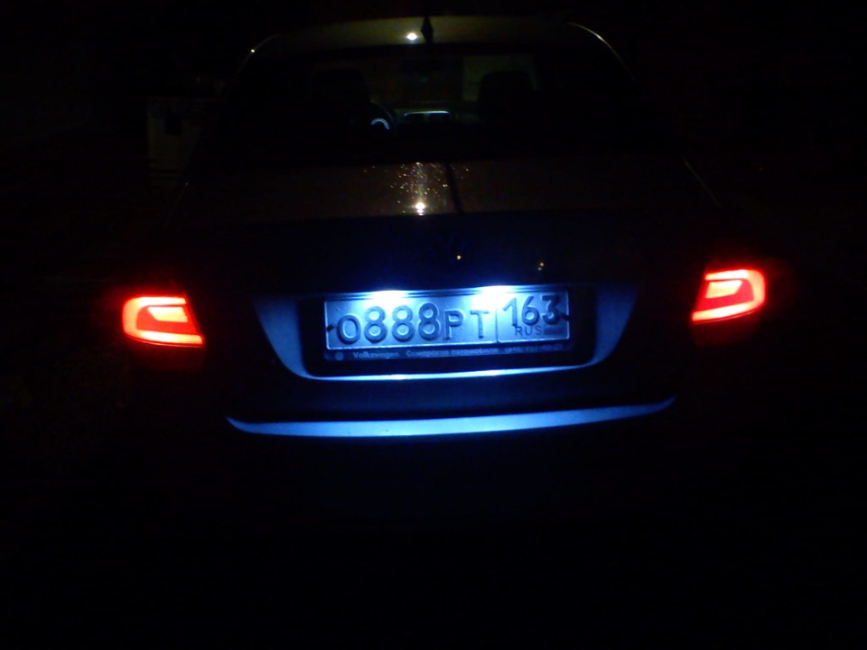 подсветка номера — Volkswagen Polo Sedan, 1,6 л, 2010 года | аксессуары ...