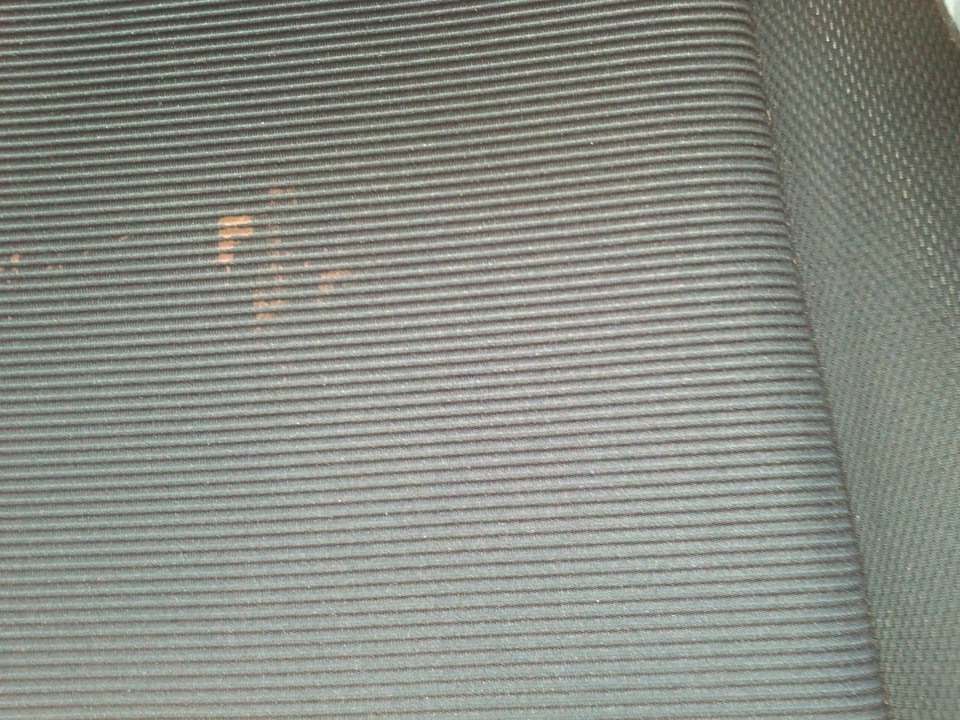 Краска на водительском сидении — Suzuki Liana, 1,6 л, 2007 года ...