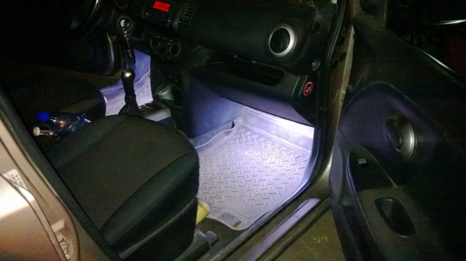 Подсветка — Nissan Note (1G), 1,4 л, 2011 года | тюнинг | DRIVE2