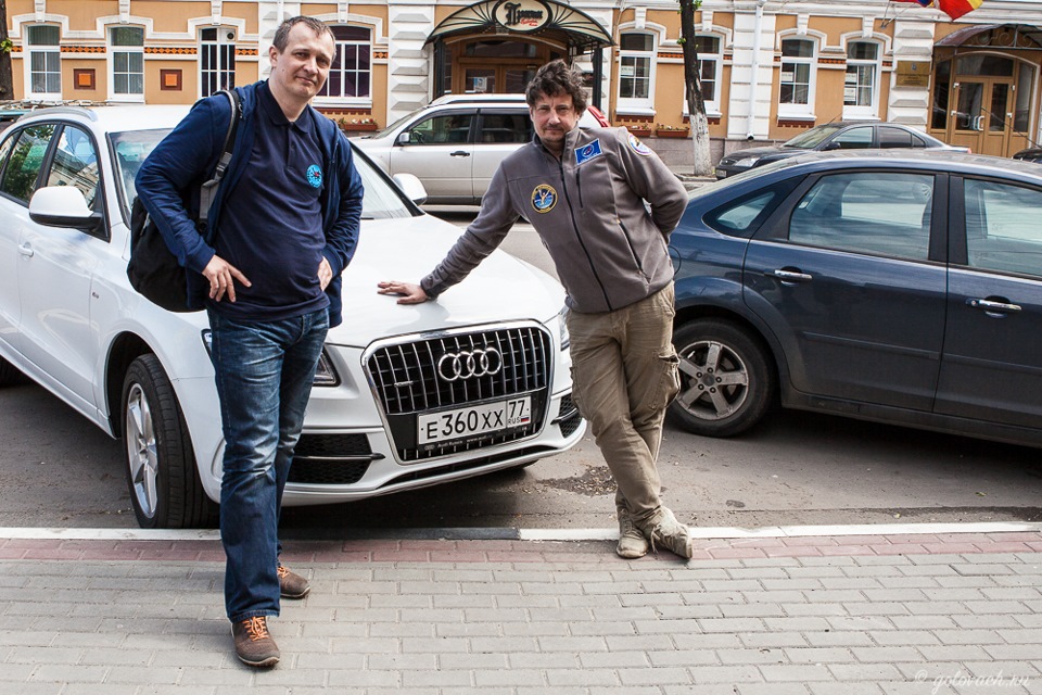 Audi Q5 vs AIRBUS A319 Moscow  Voronezh