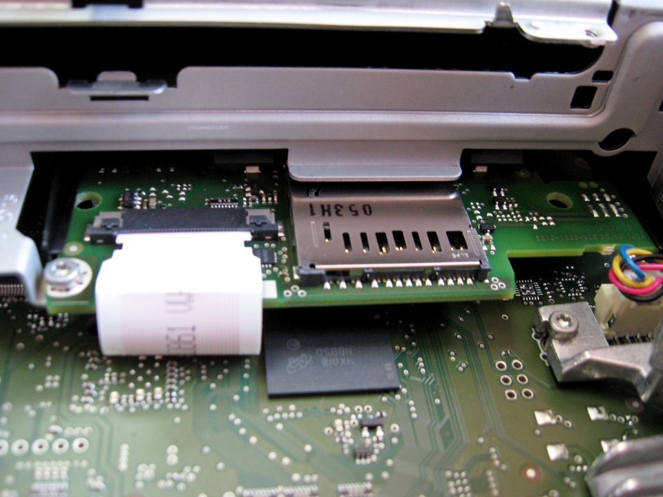 Плата SD картридера — Skoda Octavia A7 Mk3. Запчасти на фото: Q5341