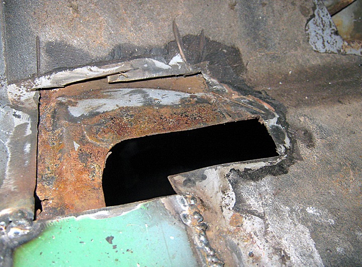 Пол в салоне — Ford Scorpio I