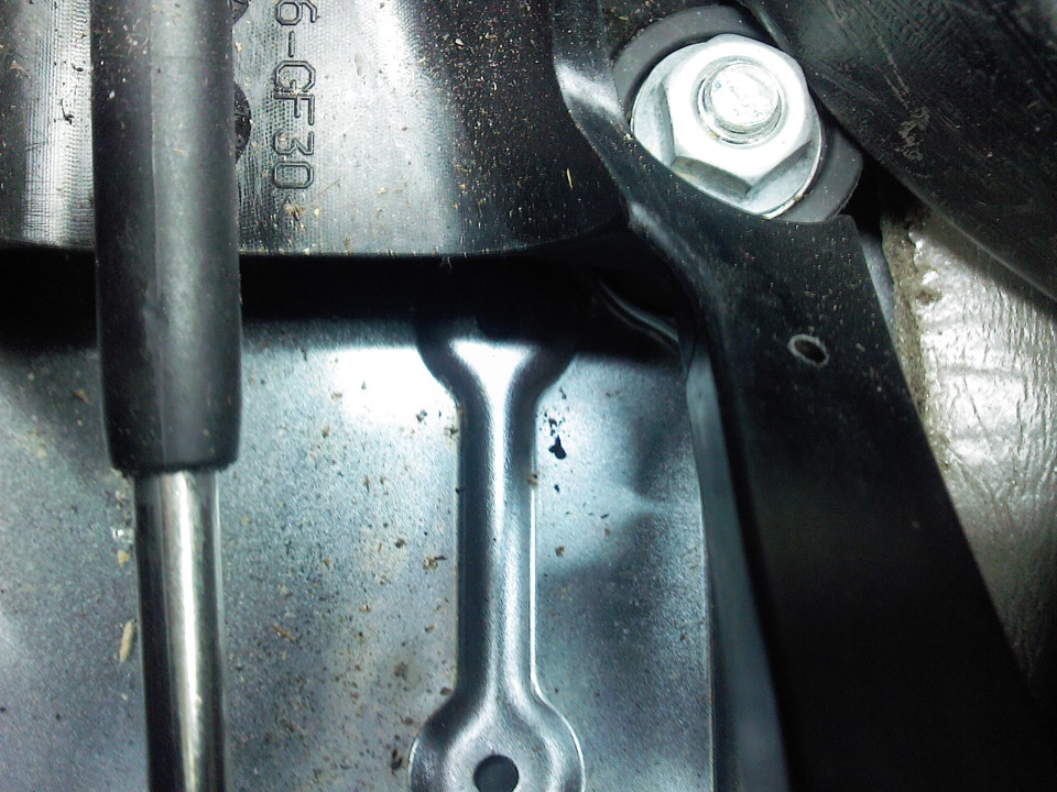 Дребезг в ручке КПП — Lada Калина универсал, 1,6 л, 2012 года | своими ...