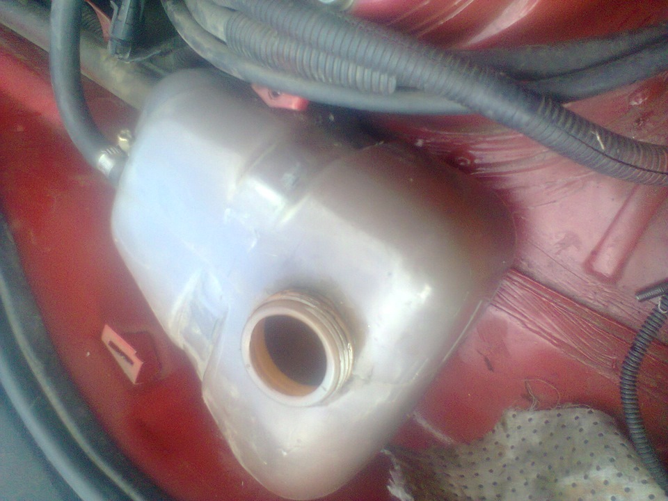 Бачок охлаждающей жидкости — ЗАЗ 1103, 1,3 л, 2010 года | своими руками ...