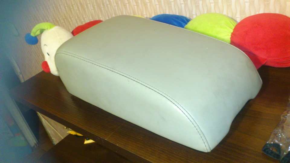 переделка перетяжка штатного подлокотника — Nissan Skyline (V35), 2,5 л ...