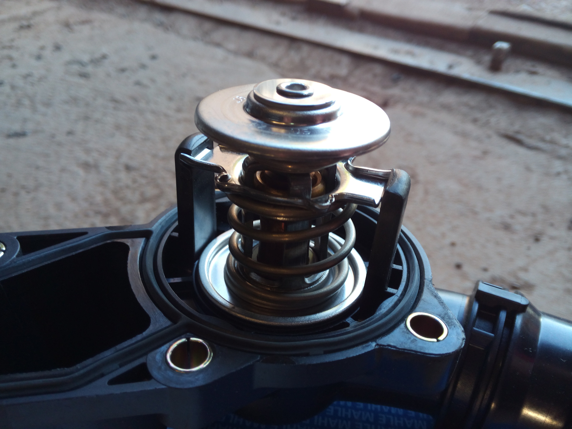 Термостат джентра 1. Разбор термостата 126 мотор. Термостат хонда одиссей 1997 года. Термостат приора 16 кл. Термостат с прокладкой mers b180.