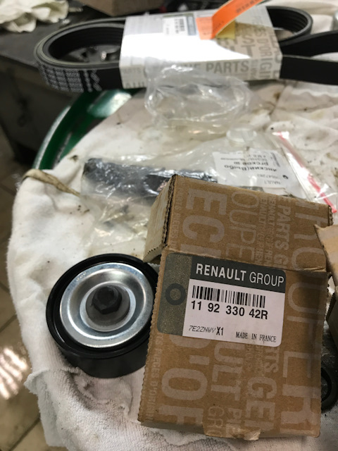 119233042R Ролик опорный в сб RENAULT | Запчасти на DRIVE2
