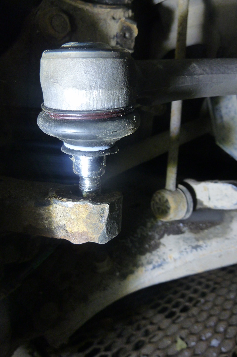 Передние стойки амортизатор Hyundai Tucson