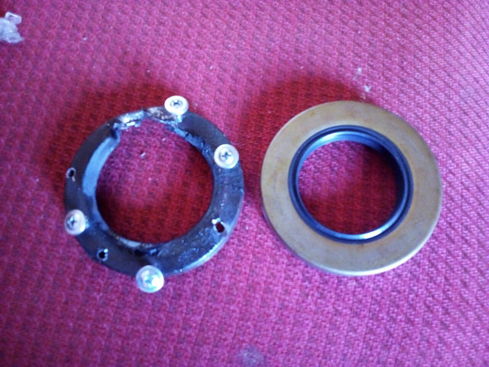 Замена сальника фланца редуктора заднего моста и масла — Toyota Dyna, 3 ...