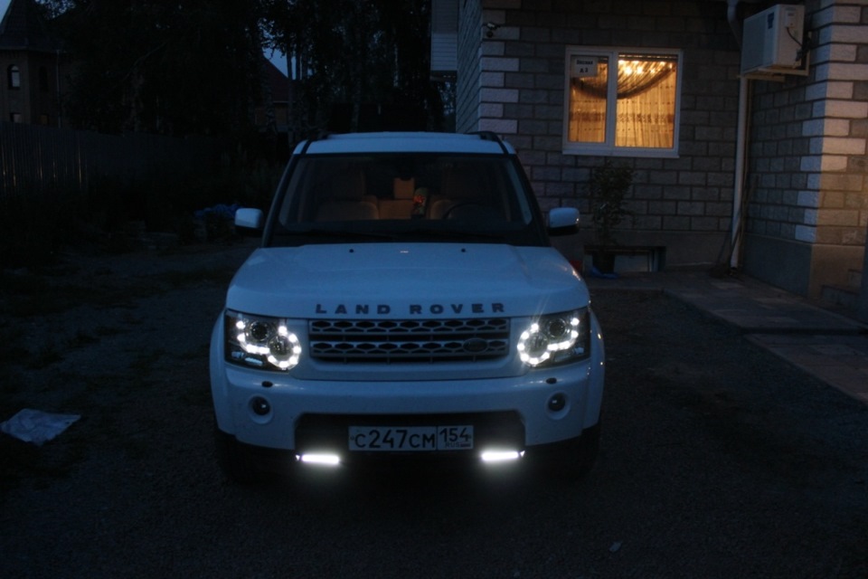 Range Rover ночь фары