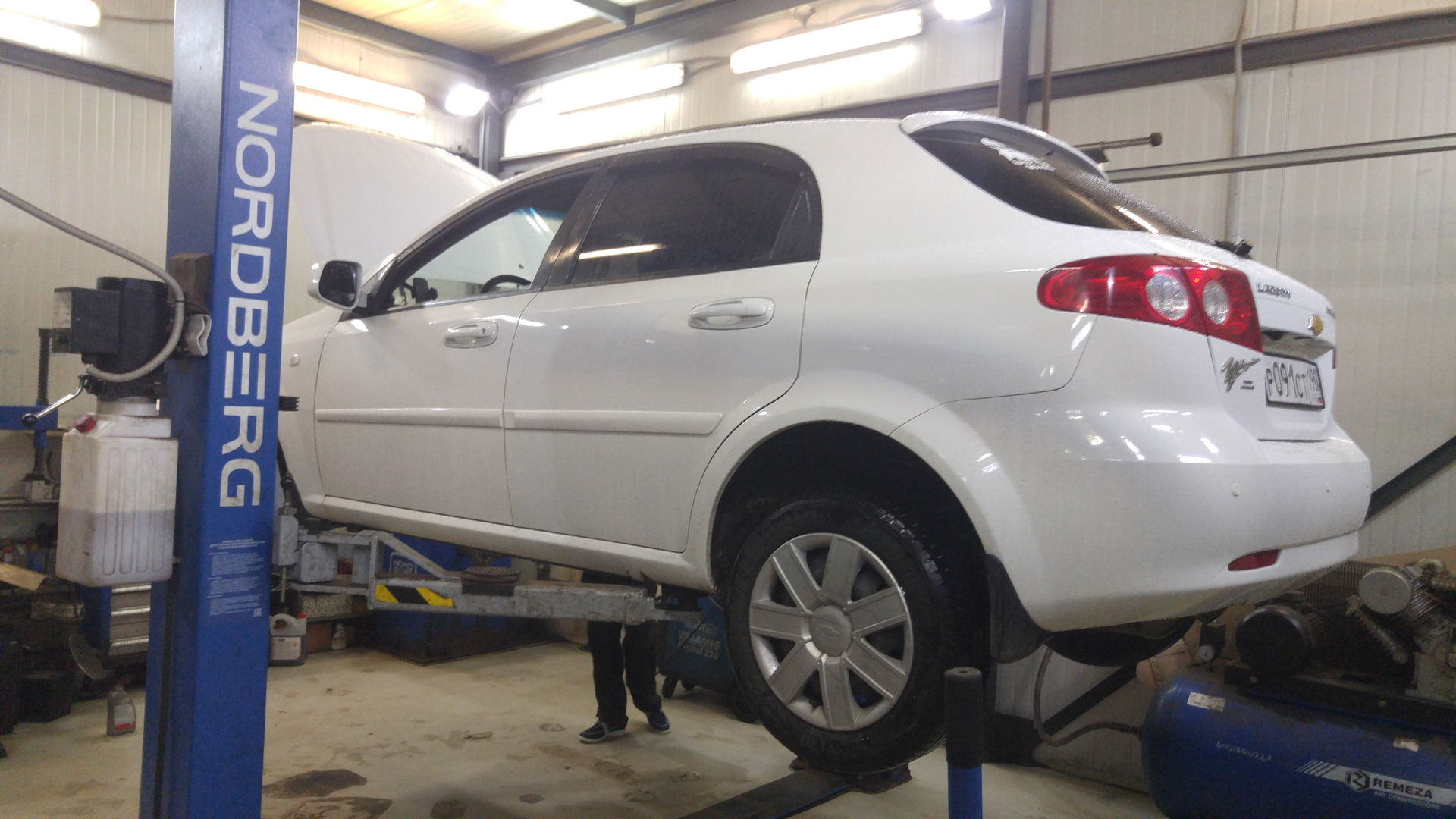 Замена масло в ГУР. — Chevrolet Lacetti 5D, 1,6 л, 2012 года | визит на ...