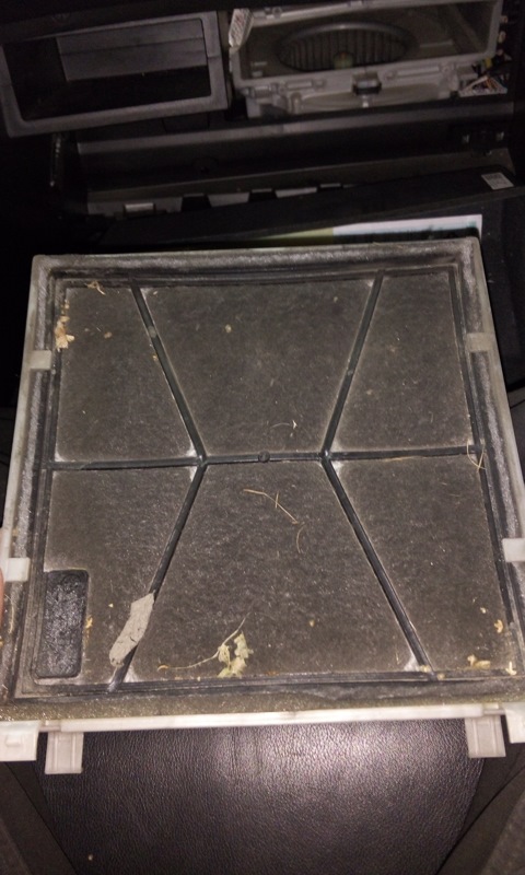 Пошаговая замена салонного фильтра Субару Аутбек