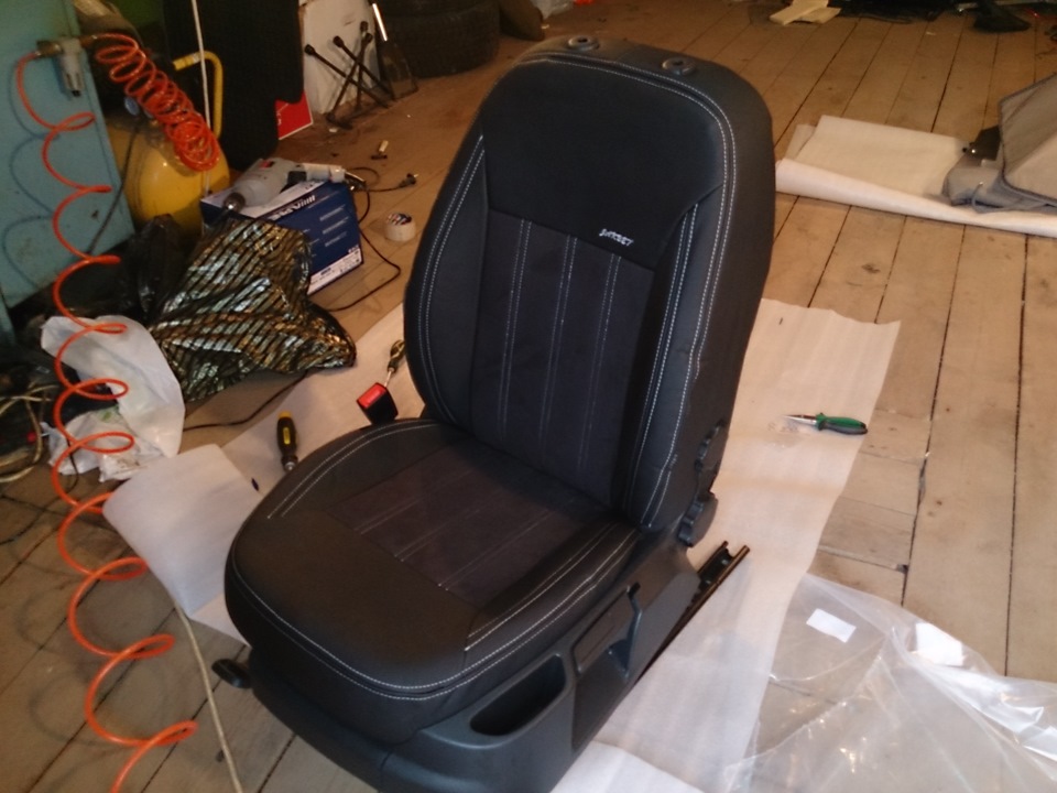 чехлы кожзам+alcantara — Skoda Octavia Scout A5 Mk2, 1,8 л, 2013 года ...
