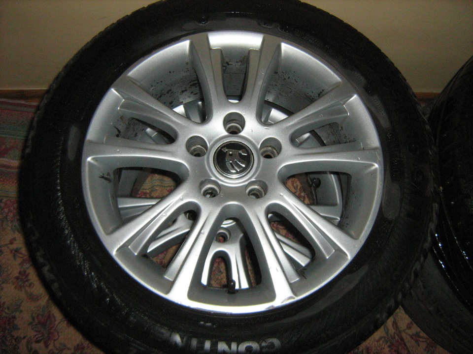 Подскажите, чем убрать этот гудрон с дисков. — Skoda Octavia Mk2, 1,8 л ...