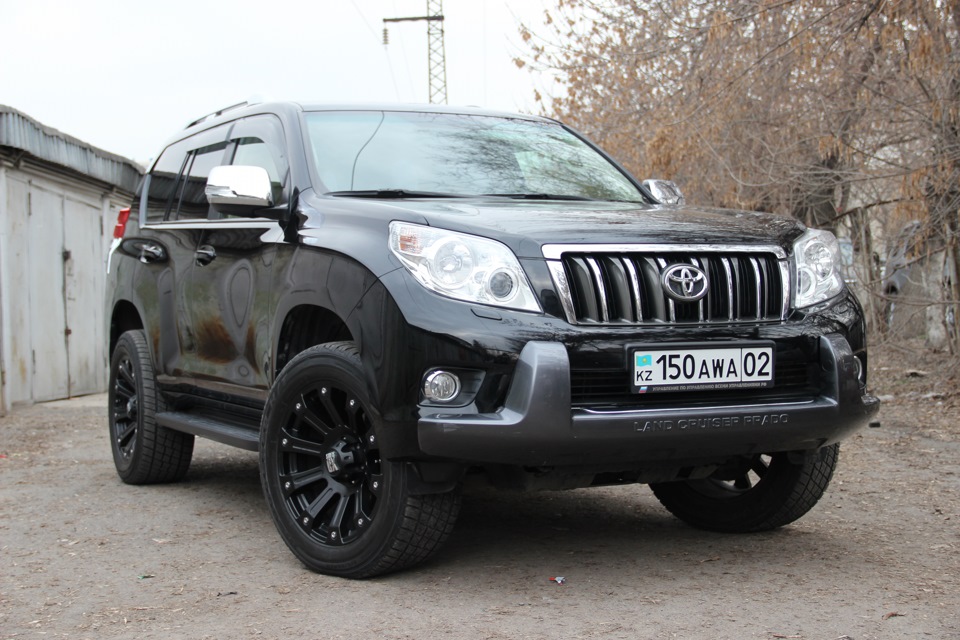 Toyota Land Cruiser Prado 2010 Black