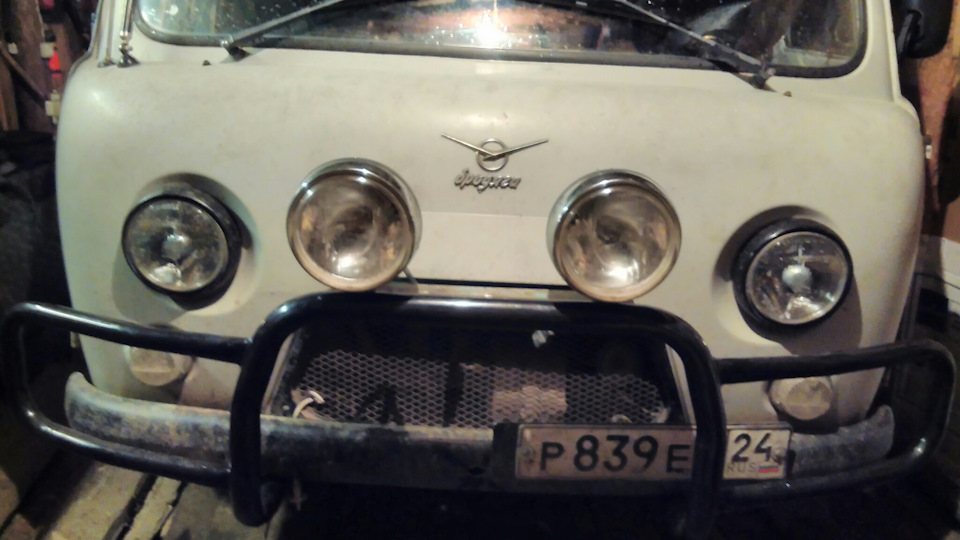 Кенгурин с противотуманными фарами — УАЗ 3909, 3 л, 1999 года | просто ...