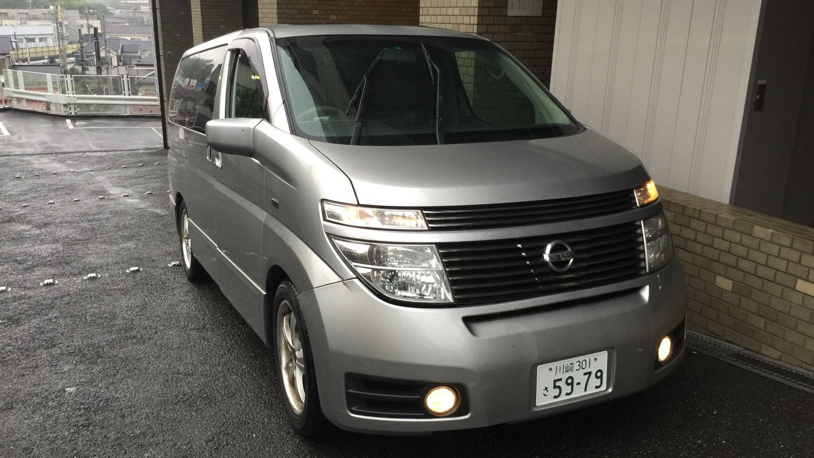 Nissan Elgrand 2003