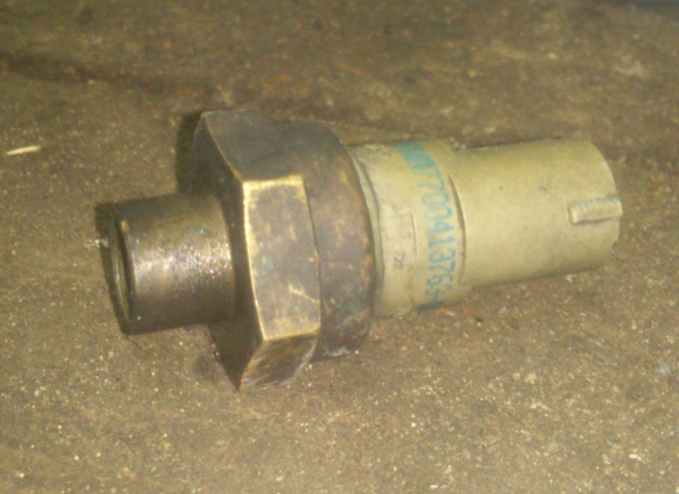 53. Датчик давления ГУР — Renault Safrane, 2,2 л, 1996 года | своими ...