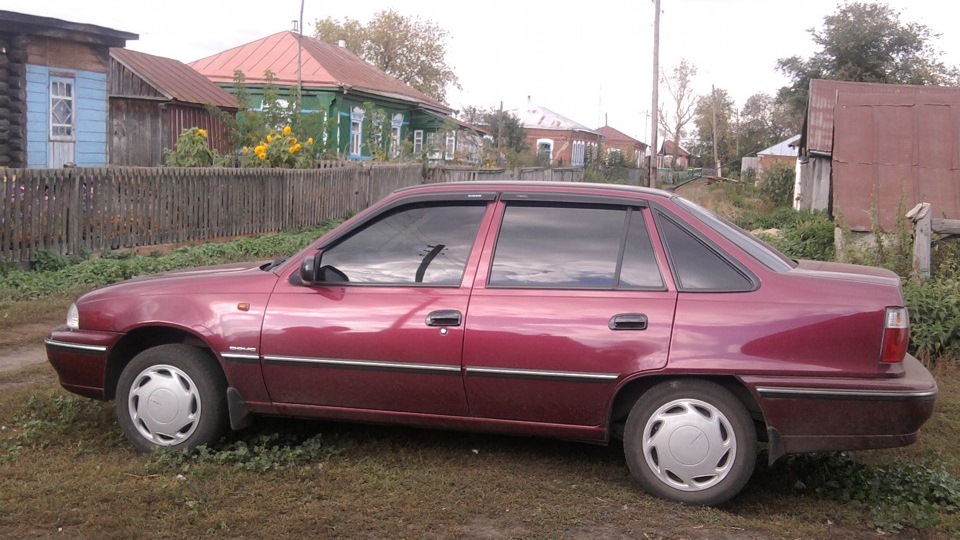 Daewoo Nexia 150 вишнёвая