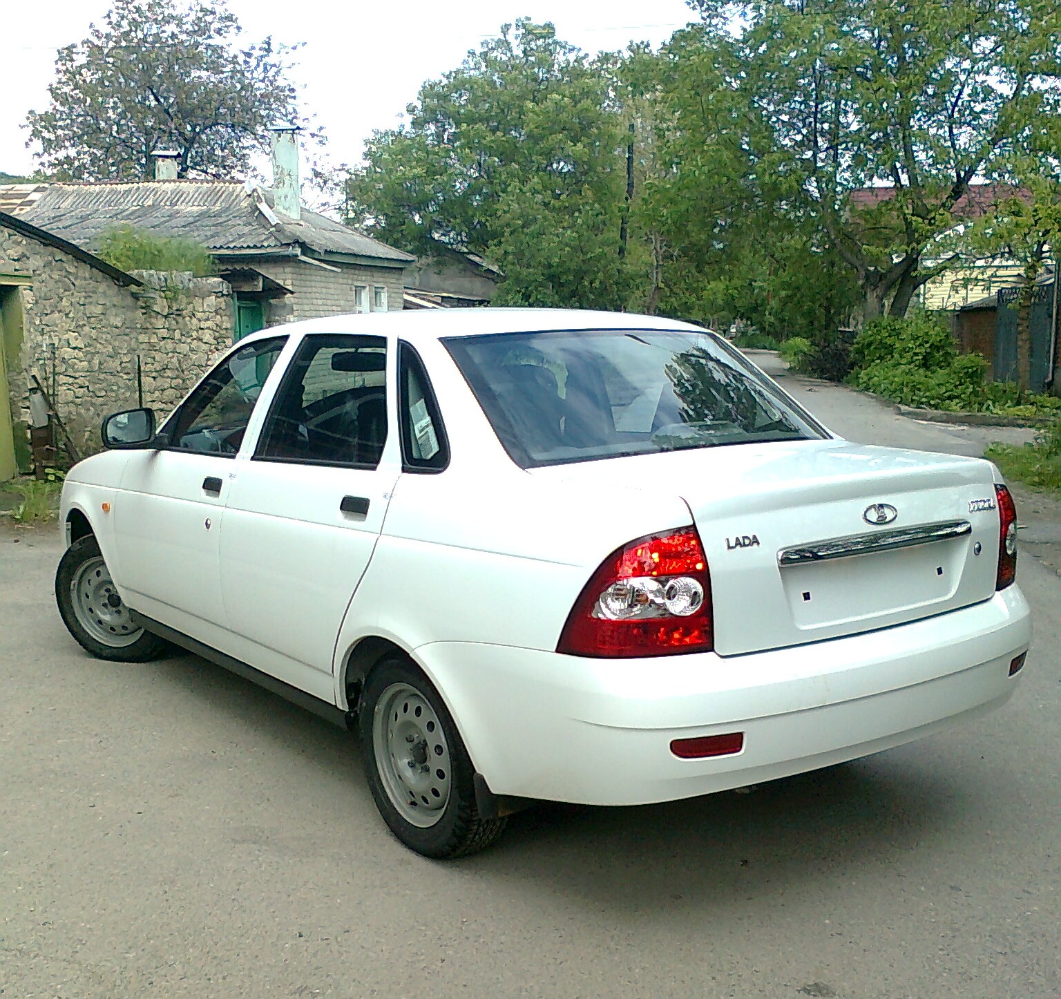 Вот мы и дома — Lada Приора седан, 1,6 л, 2011 года | покупка машины |  DRIVE2