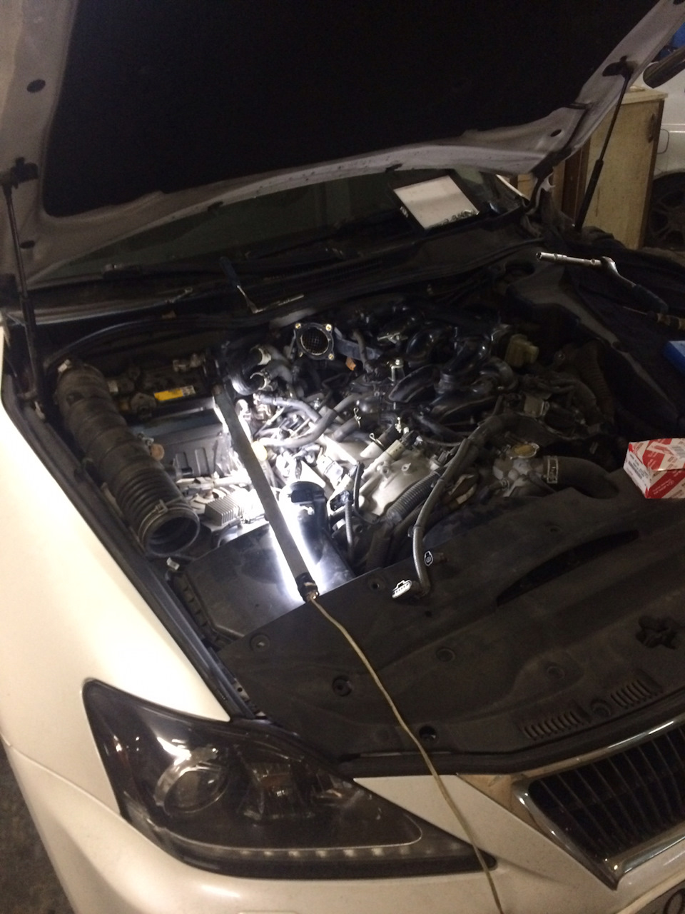 Замена свечей, чистка дроссельной заслонки — Lexus IS II, 2,5 л, 2011 ...