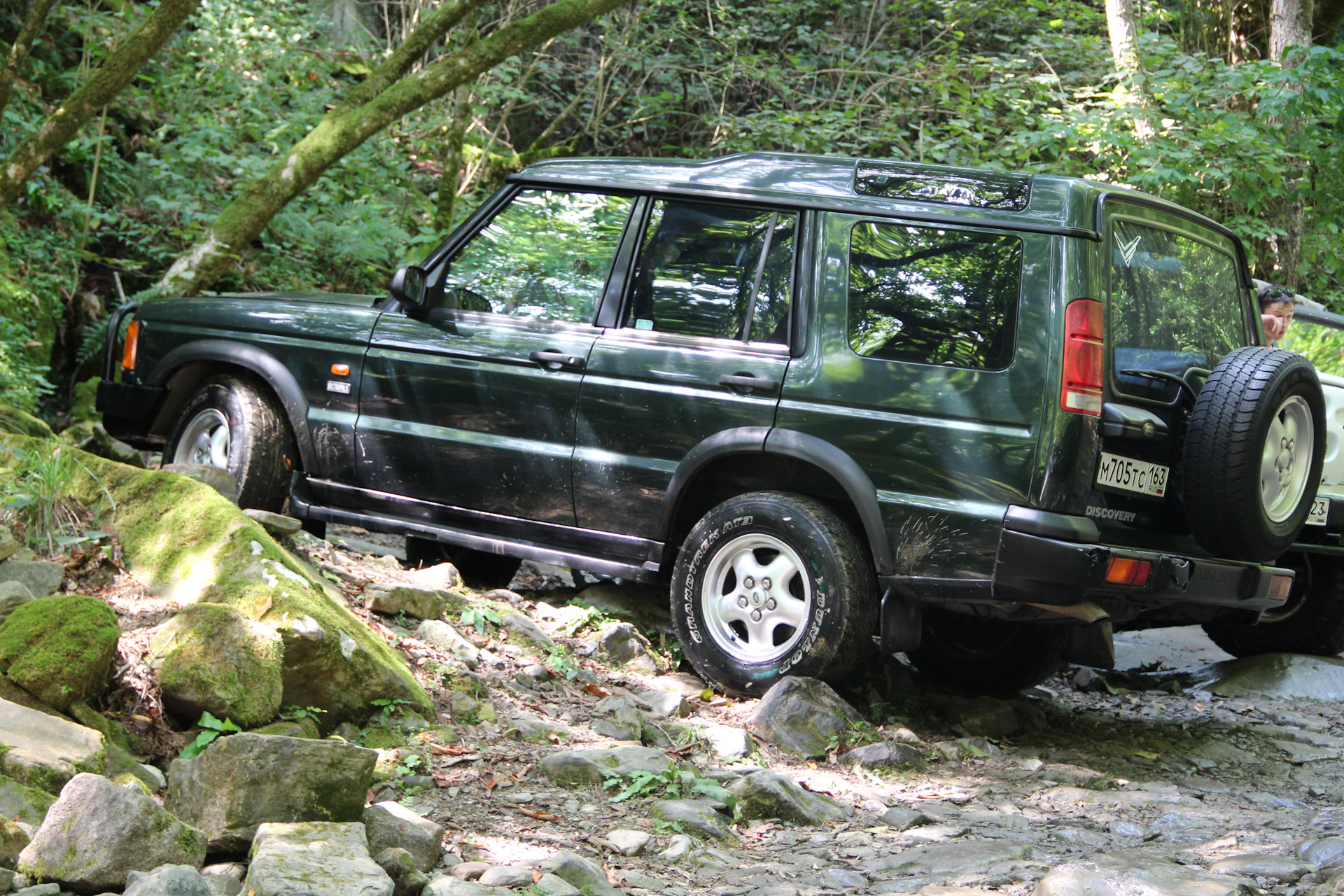 Отзывы ленд ровер дискавери 2.7. Land Rover Discovery 2. Свап ленд Ровер Дискавери 2. Land Rover Discovery 2 35 колеса. Land Rover Discovery 2.5 at.