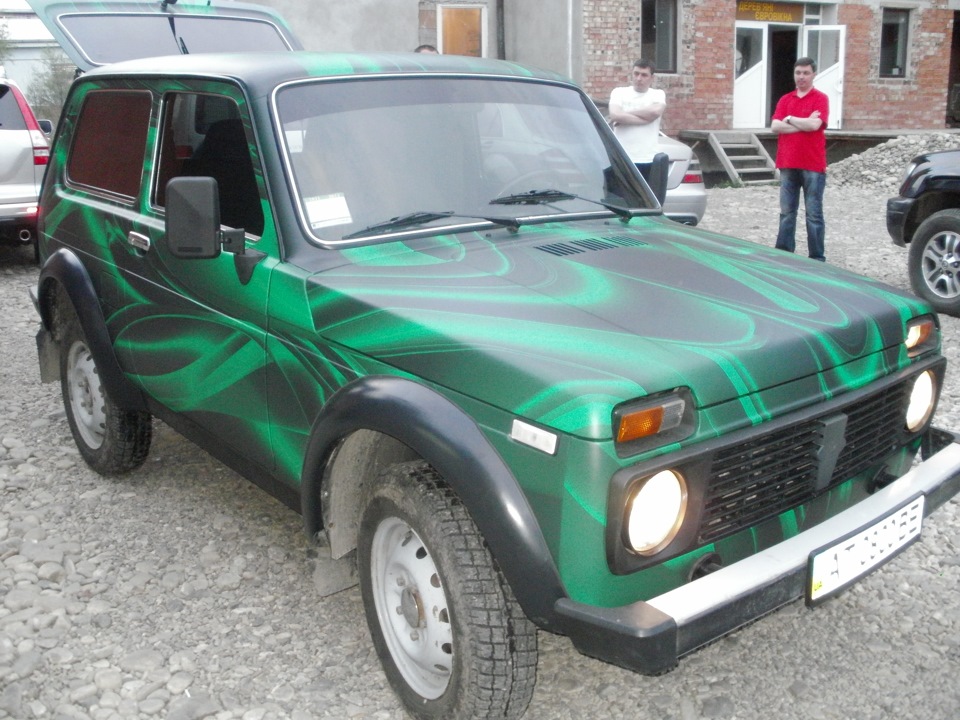 lada niva vinyl