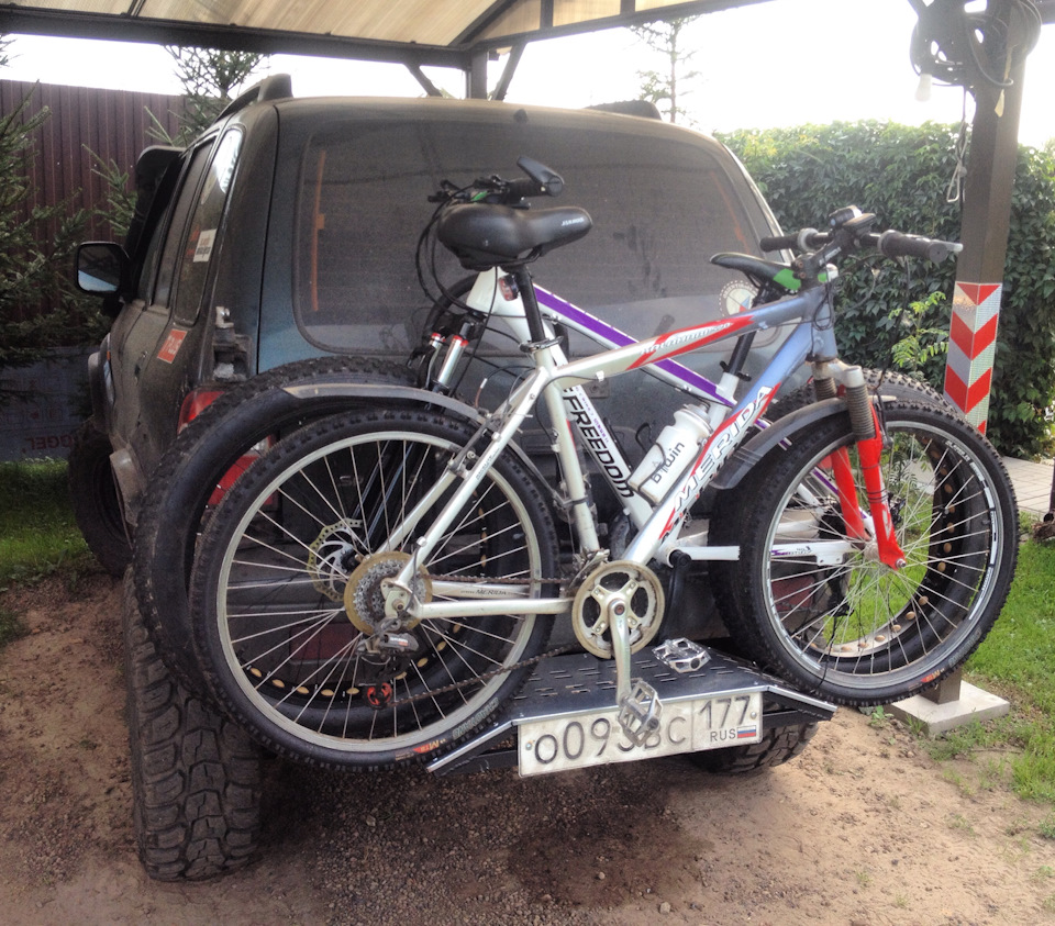 два велика встают оч не плохо. — KIA Sportage (1G)