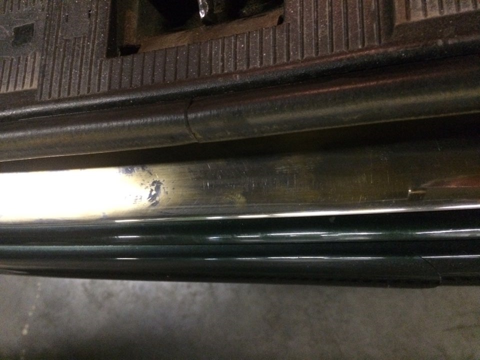 полировка молдингов — Mercedes-Benz E-class (W210), 2,8 л, 1997 года ...