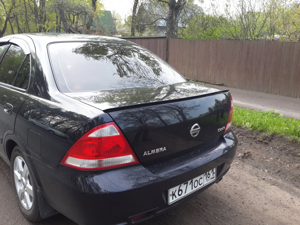 Альмера классик в10. Спойлер Альмера Классик. Nissan Almera Classic 2011 со спойлером. Спойлер Альмера Классик b10. Nissan Almera Classic спойлер.