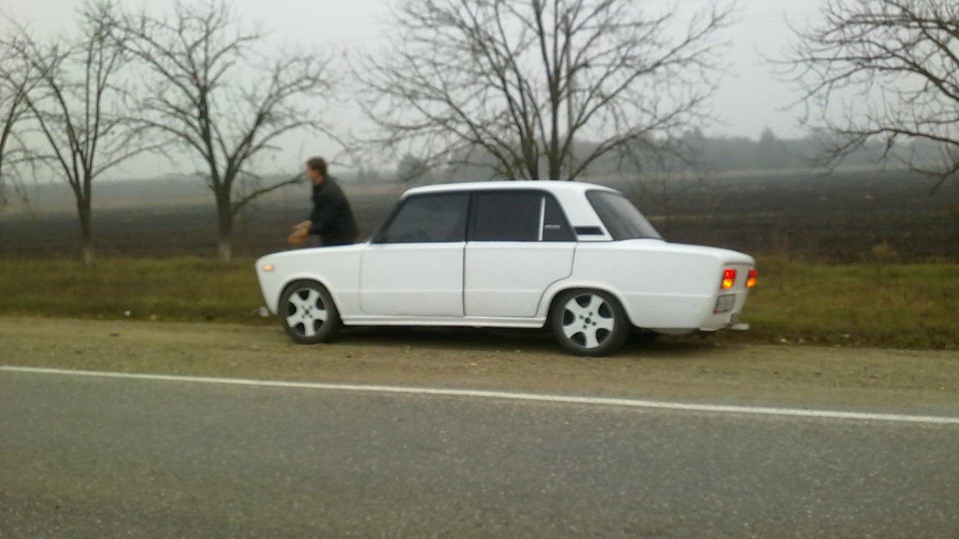 Lada 2103 1.5 бензиновый 1974 | белая матовая без ручек на DRIVE2