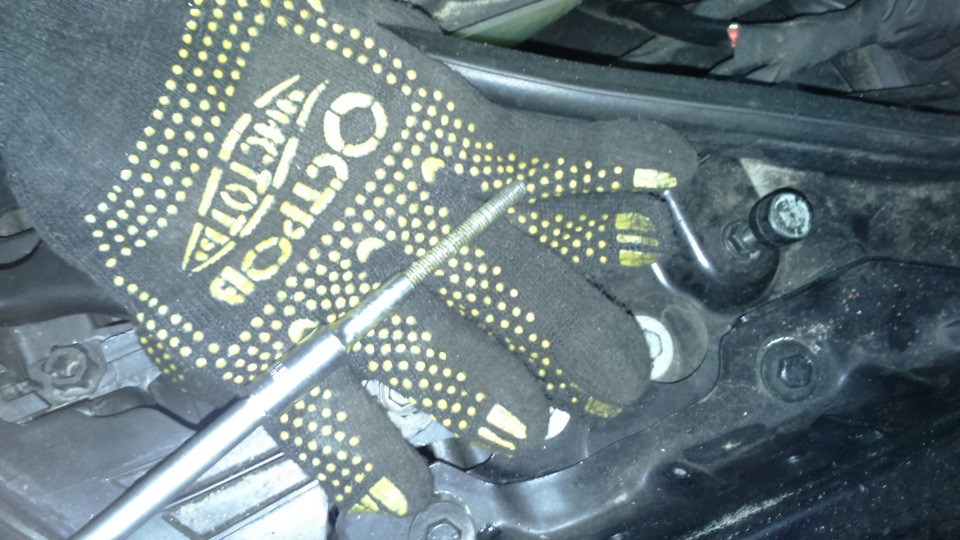 Сломал болт крепления форсунки. — Mercedes-Benz E-class (W211), 2,7 л ...