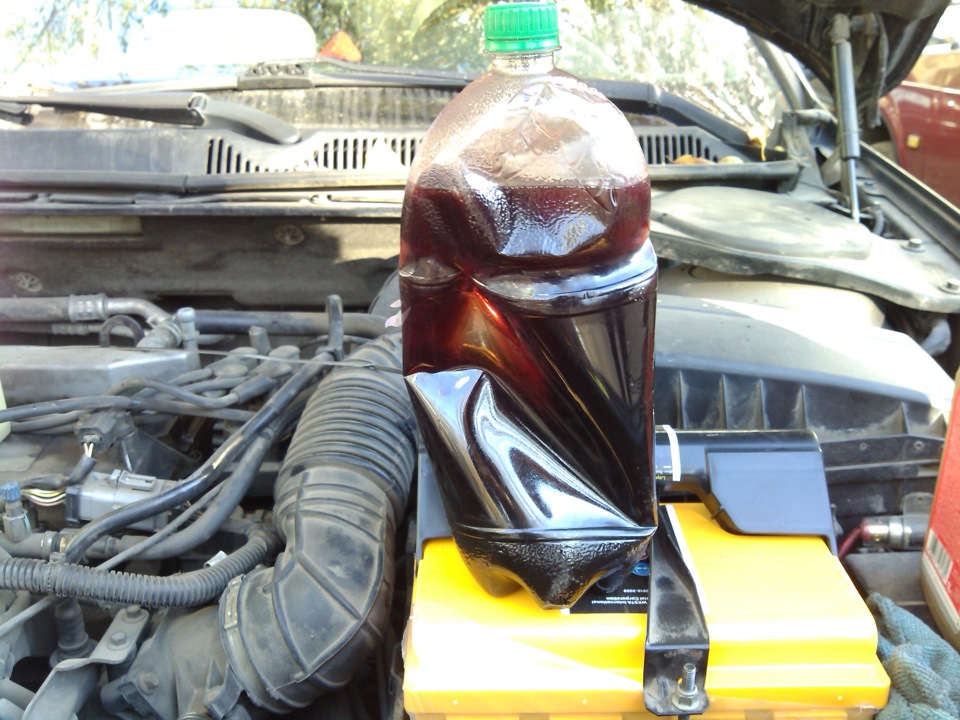 мондео 4 замена жидкости. 6 где находится бачок гур.