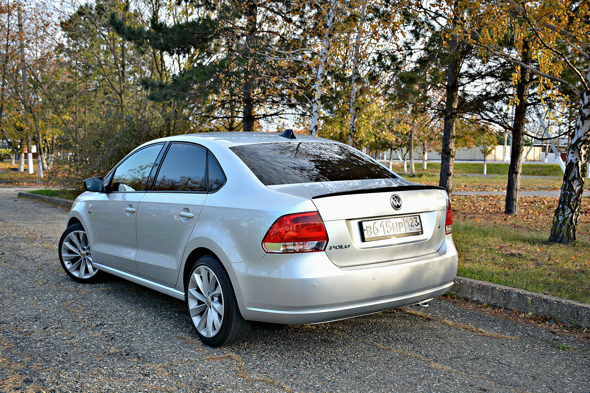 Дверь поло седан. ВВ поло седан 2013 комфорт эдишн. 2002 Года Polo sedan. ВВ поло седан ротор эдишн. 21 И 22 Сан поло седан.