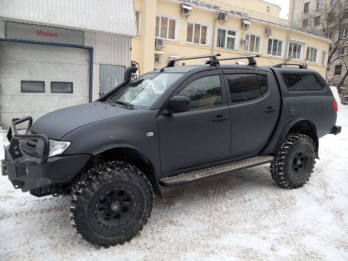 Mitsubishi l200 хаки