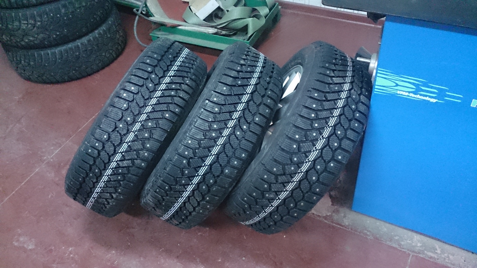 Gislaved Nord Frost 200 205/60 r16