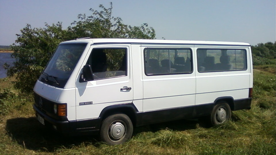 Мерседес 100. Mercedes-Benz mb100 4x4. Mercedes-Benz mb100, 1990. Мерседес МБ 100д удлиненный. Мерседес МБ 100b.