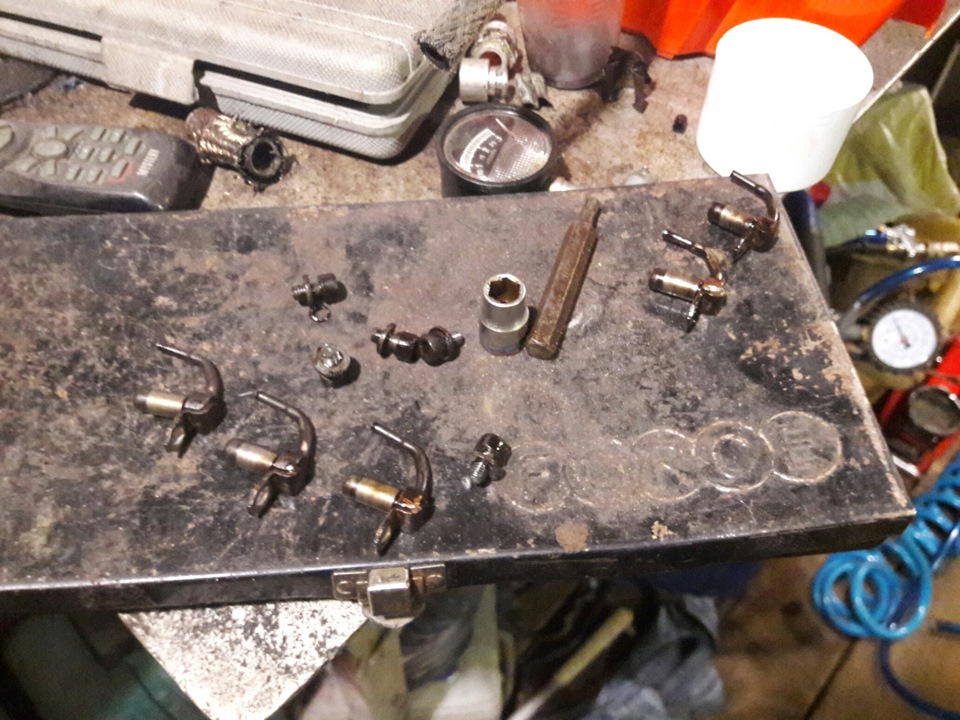 Фото в бортжурнале Audi 200 (C3)