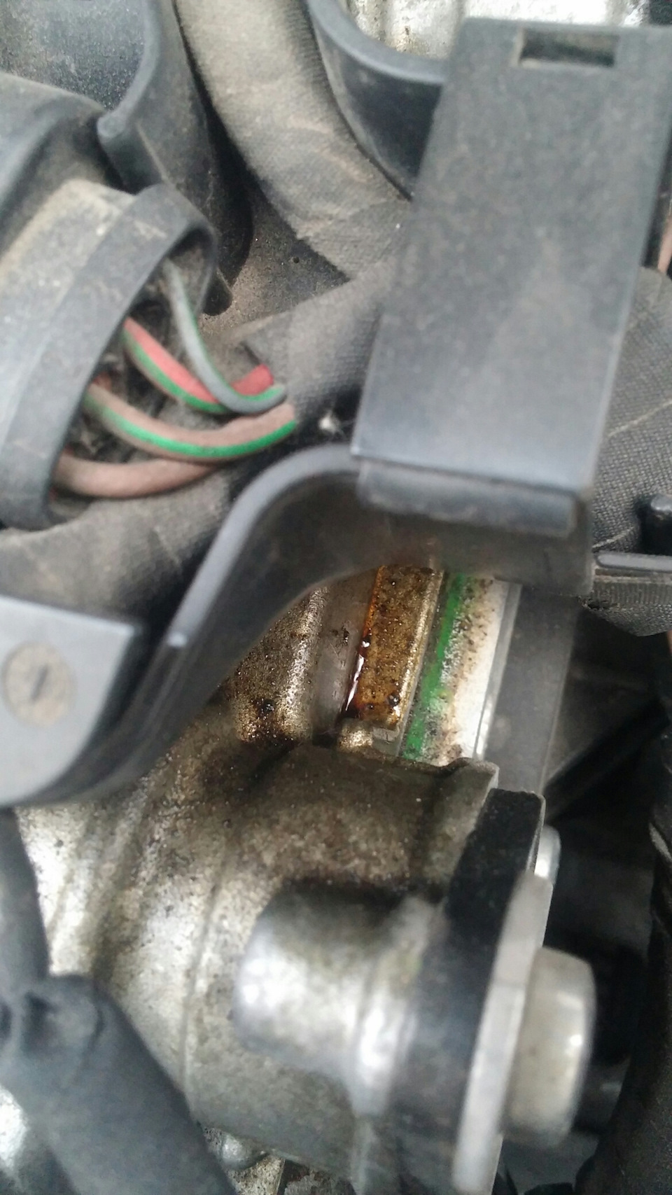 Потеет крышка головы — Volkswagen Jetta VI, 1,6 л, 2013 года ...