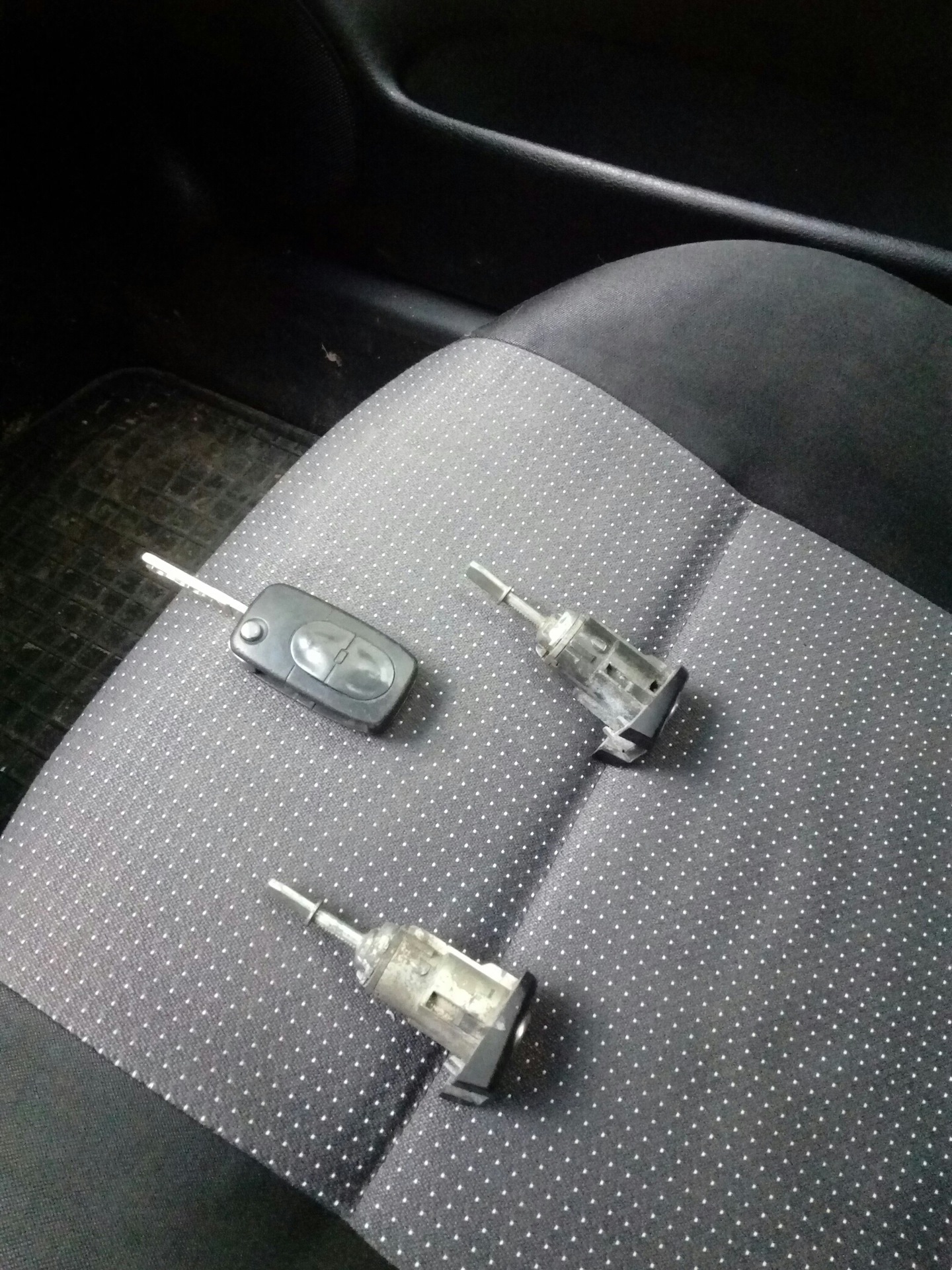 Замена личинок двери — Volkswagen Golf Variant (Mk4), 1,9 л, 2001 года ...