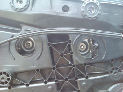 93cc8bu 480 гремит задняя дверь на форд фьюжн