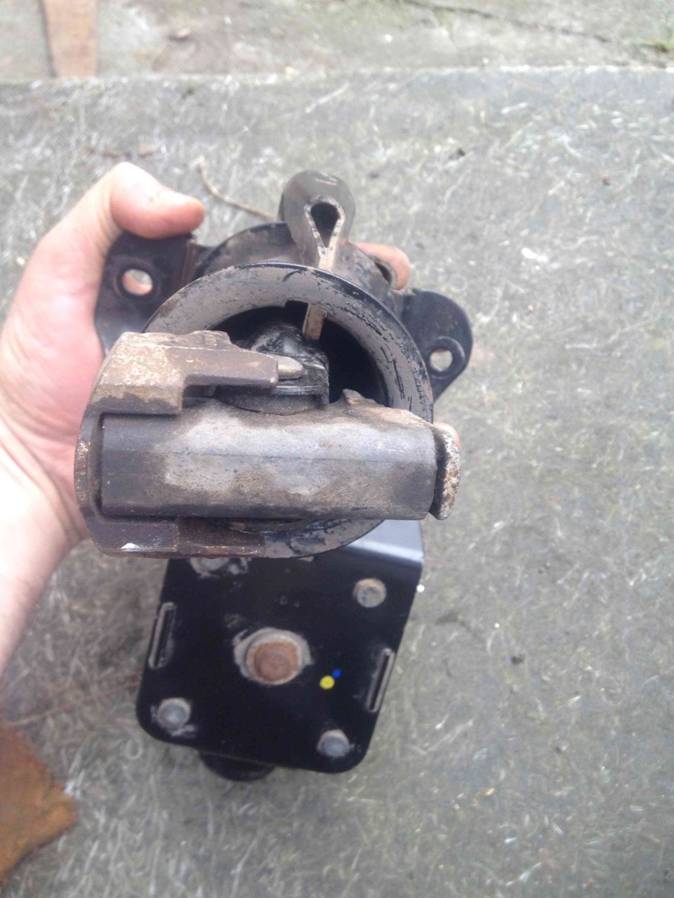 продаю оригинальную лебедку для запасного колеса (б/у) — Renault Grand ...