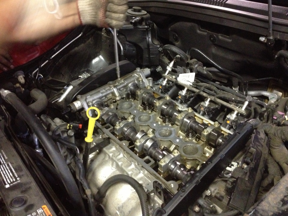 Ремонт двигателя круз. Chevrolet Cruze 1.4 Turbo метка распредвала. Впускной распредвал Шевроле Круз 1.8. Шевроле Круз 1.8 пробки на ванос. Chevrolet Cruze двигатель зажигание.