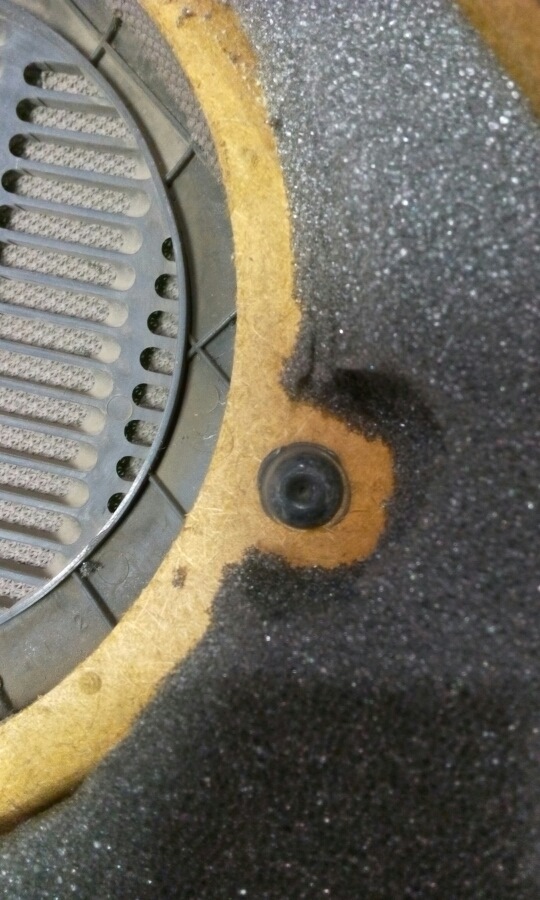 Вот так крепятся пластиковые сетки. — Toyota Cresta (100)