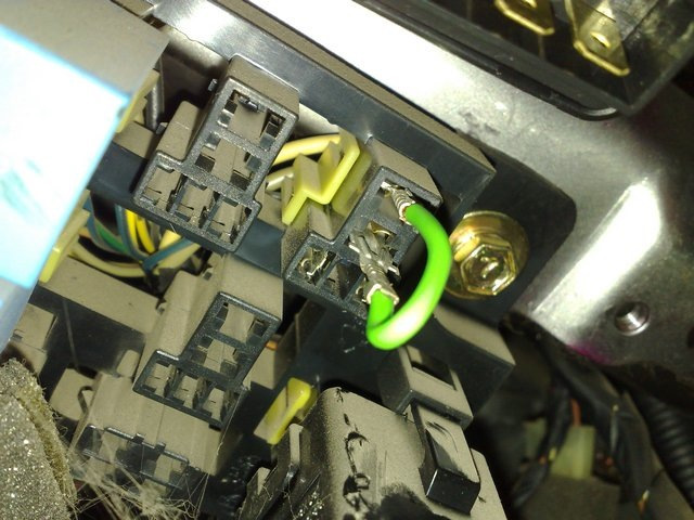 Стеклоподъёмник hyundai accent. Стеклоподъемник акцент тагаз. Блок управления стеклоподъемника хендай акцент. Не работает стеклоподъемник акцент. Не работает стеклоподъемник акцент.