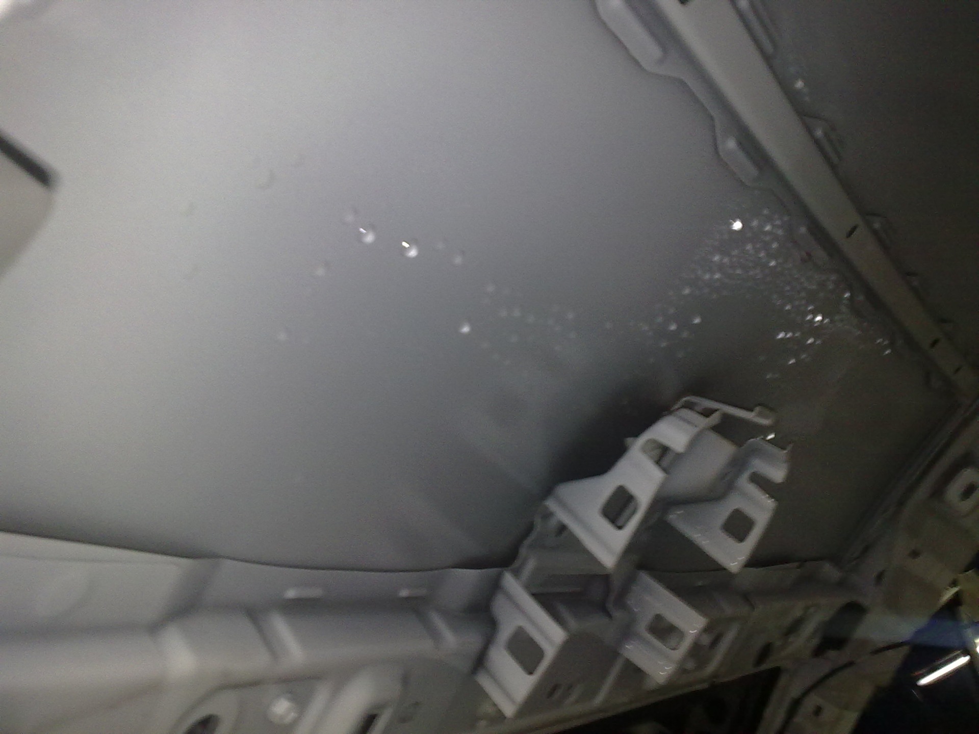 Condensation  roof noise insulation  - Toyota Corolla 16L 2007