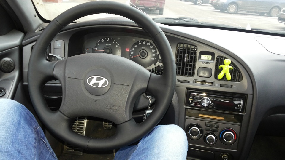 Руль элантра 3. Hyundai elantra xd руль. Руль hyundai elantra iii 2006. Подогрев руля хендай элантра 3. Подогрев руля хендай.