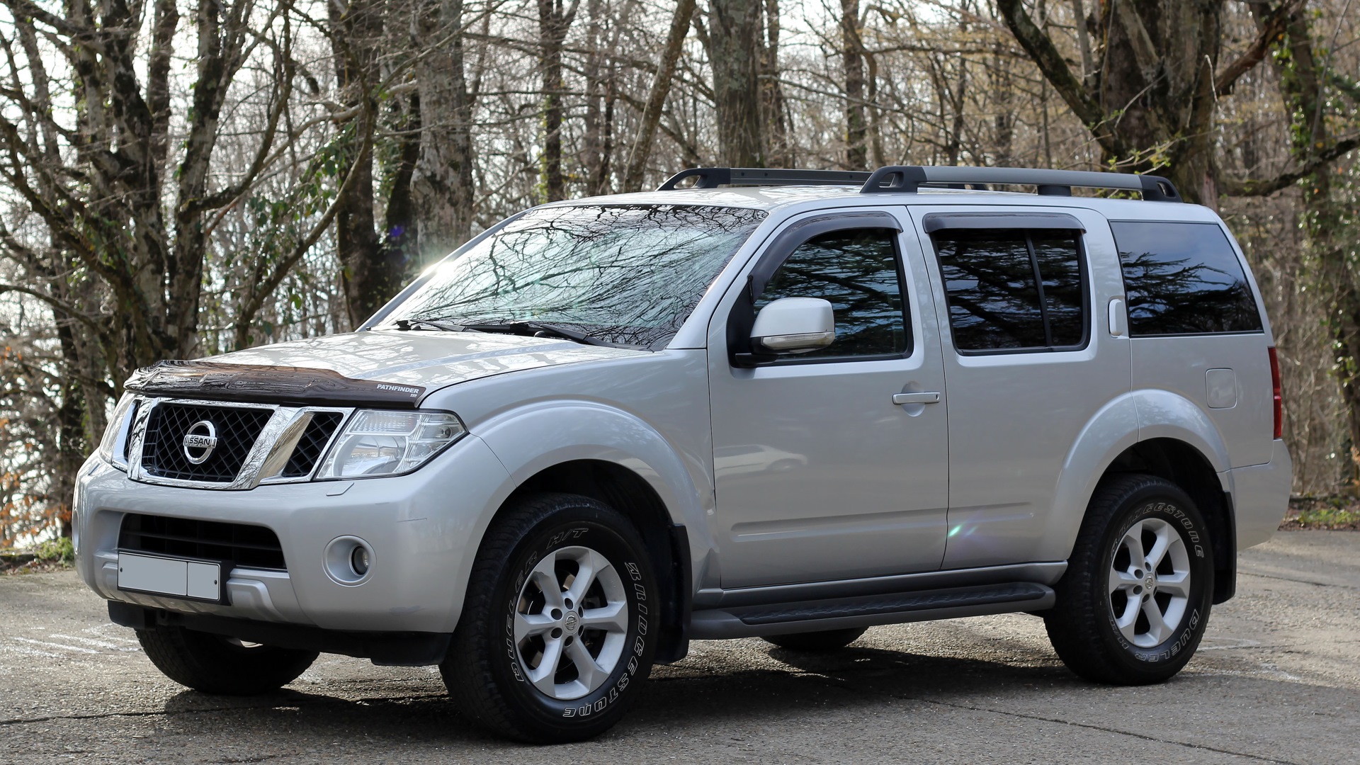 Патфайндер омск. Nissan Pathfinder 51 кузов. Ниссан Патфайндер 2003 белый. Ниссан Патфайндер Армада 2005 3.5л. Nissan Pathfinder r51 цвет кузова.