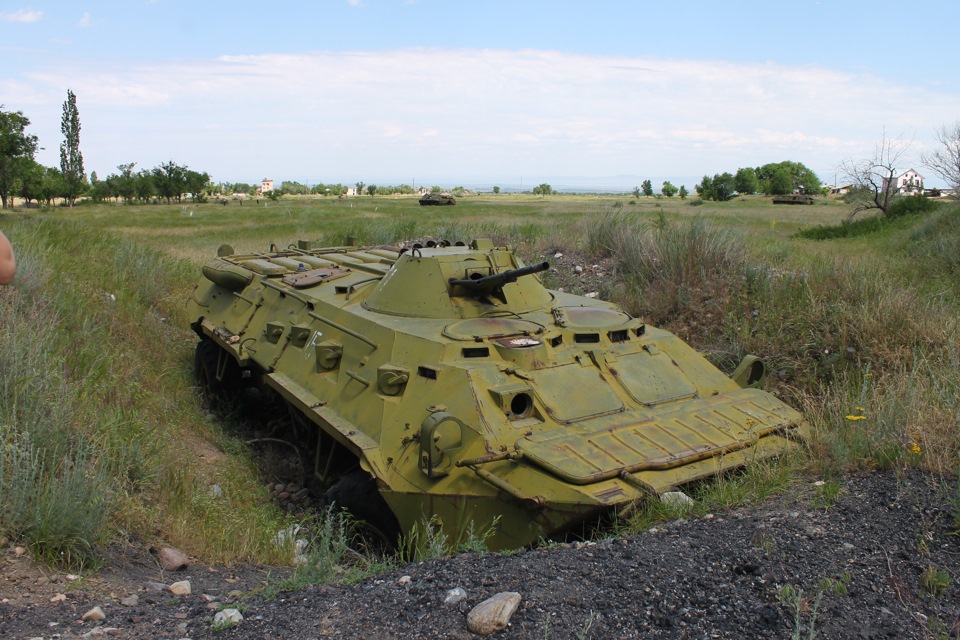 Военный полигон (31 мая 2015). Часть 1 — Land Rover Discovery II, 2,5 л ...
