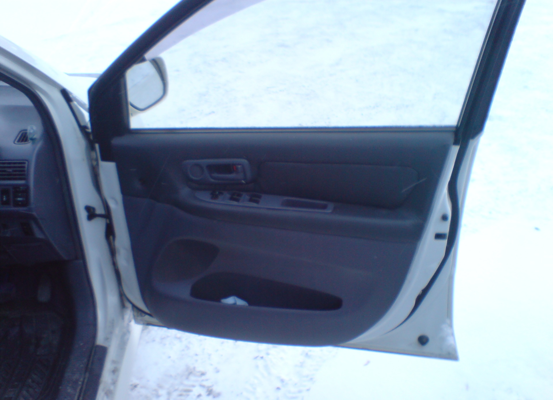 Door trim replacement - Toyota Ipsum 20 L 1999